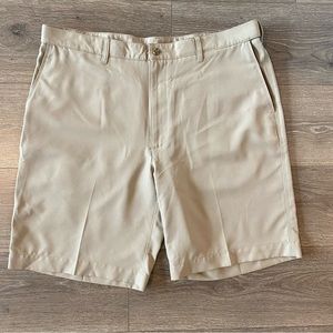 W38 Like New PGA Tour Golf Men's Shorts Khaki Tan Cream 38